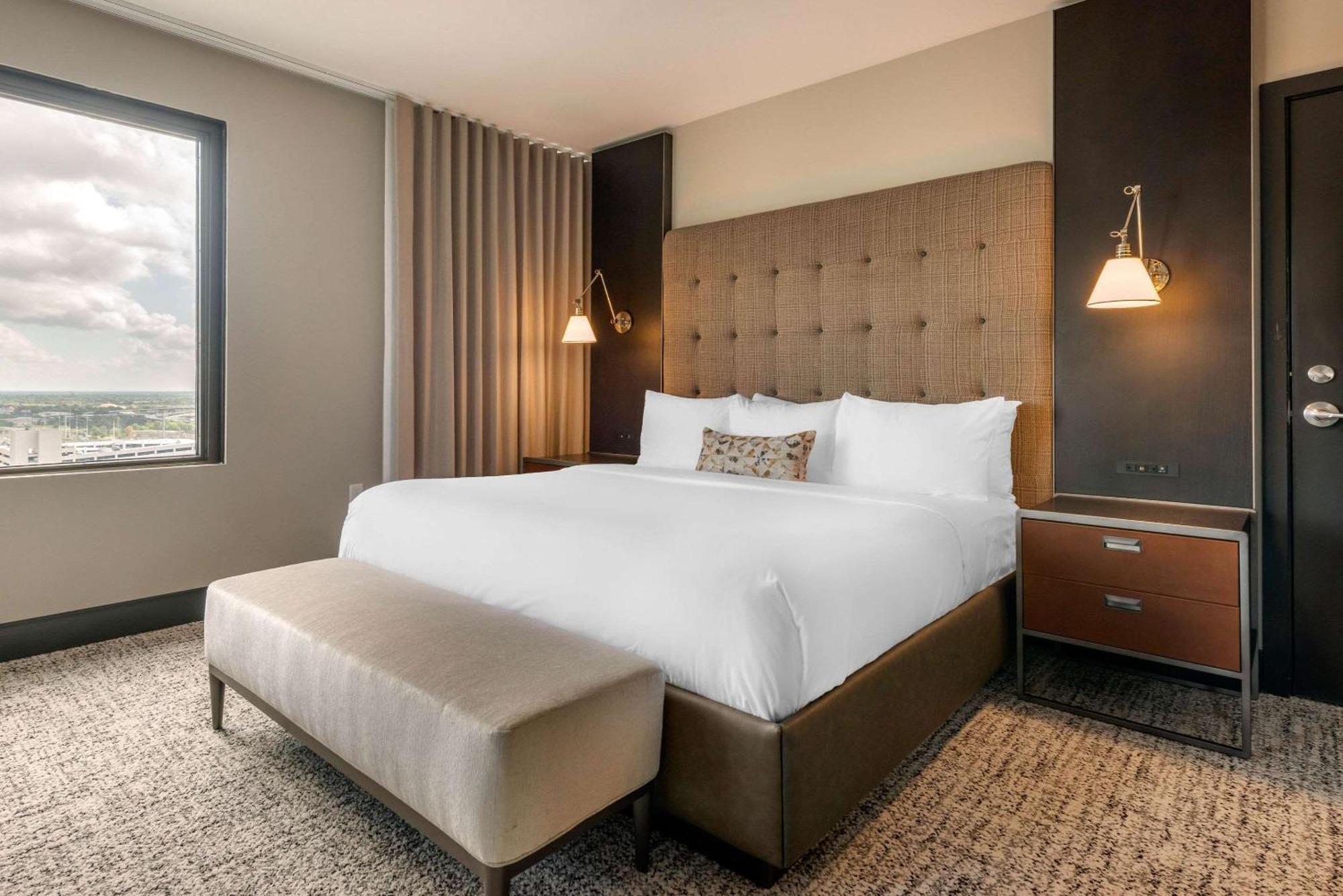 Cambria Downtown Convention Center Houston
