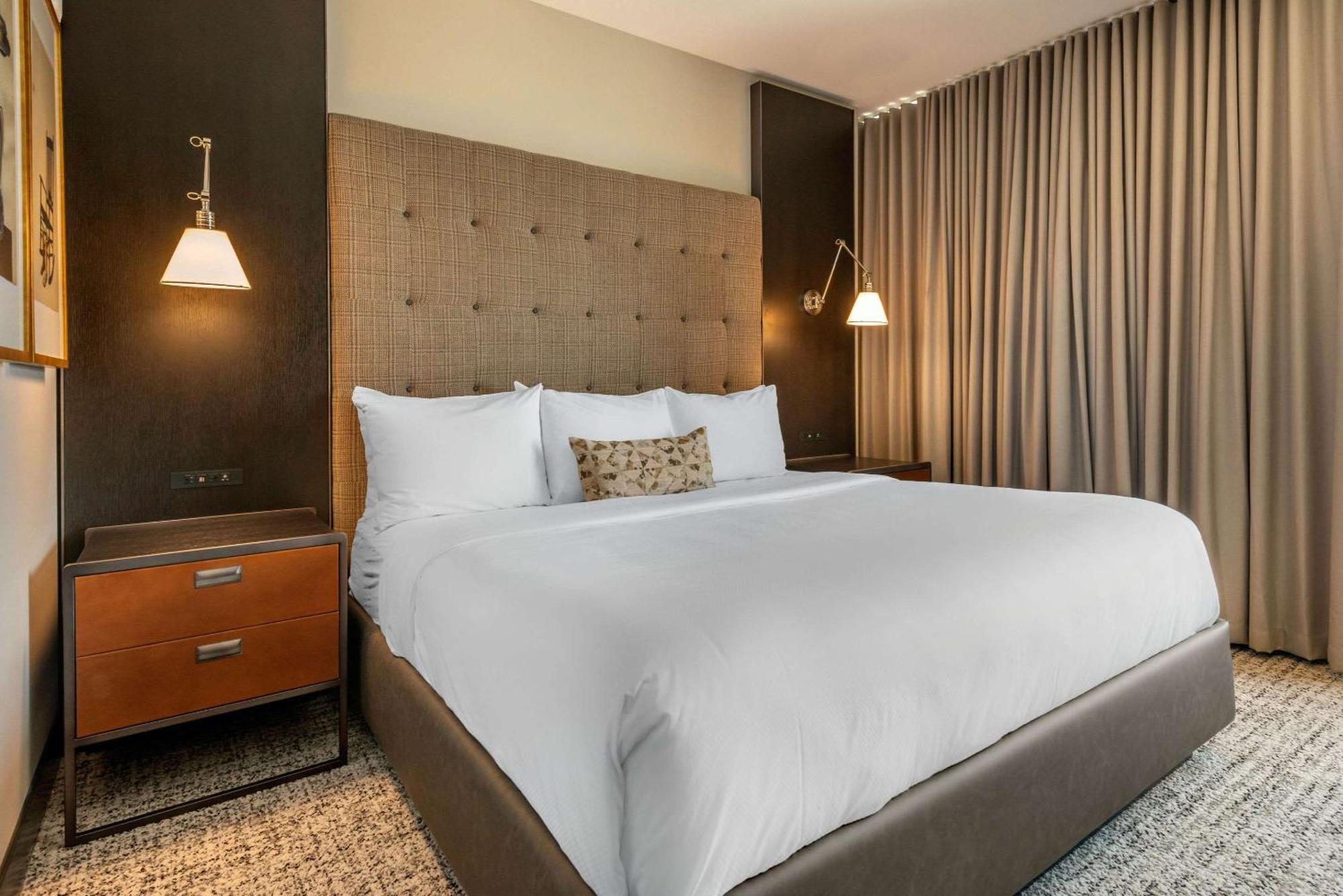 Cambria Downtown Convention Center Hotel