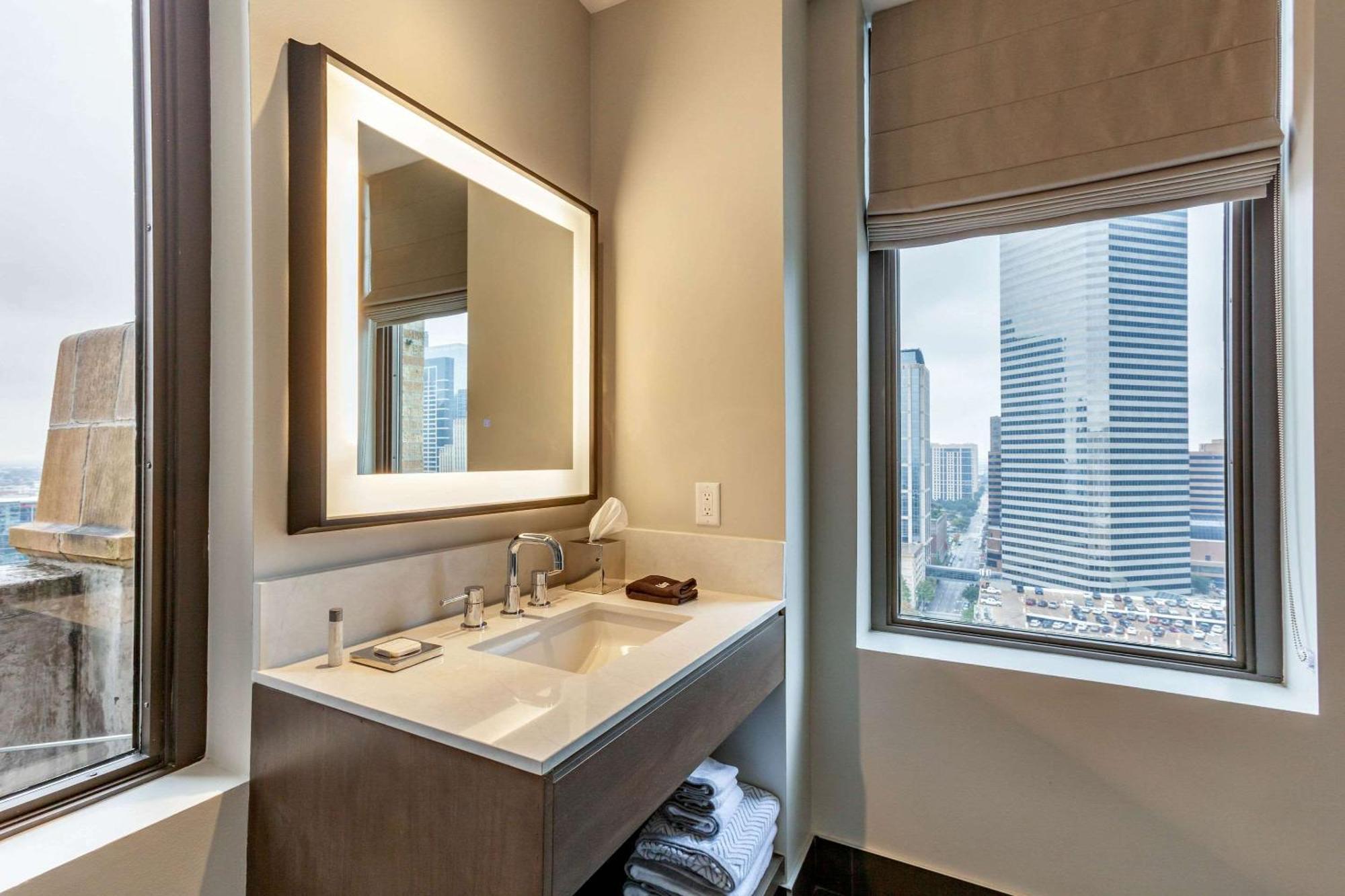 Cambria Downtown Convention Center Hotel Houston
