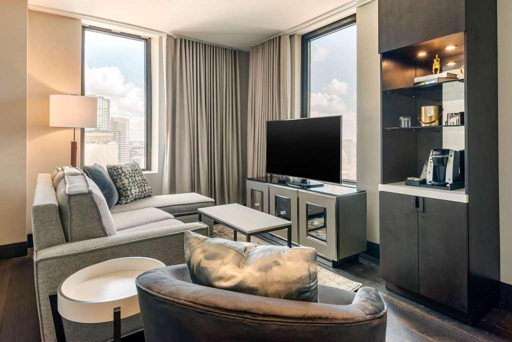 Hotel Cambria Downtown Convention Center