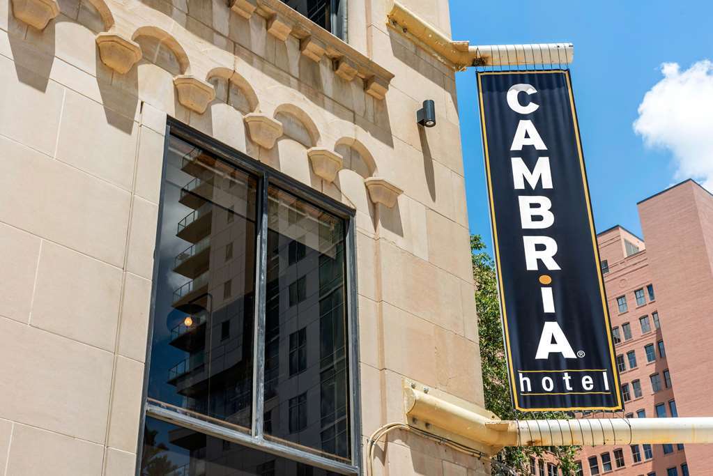 Cambria Downtown Convention Center Hotel Houston